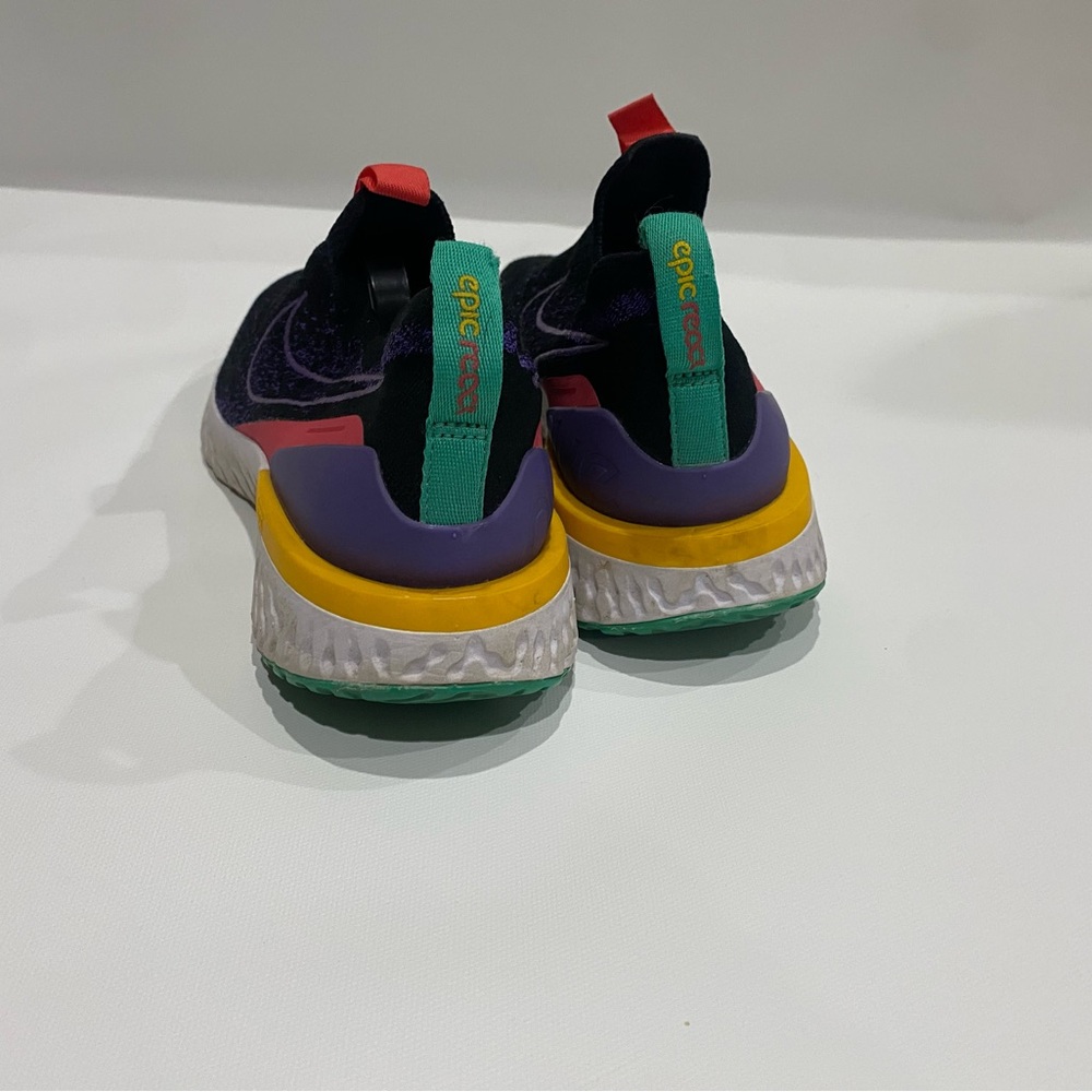 Nike Epic Phantom React Flyknit running shoe in 'Black Multi'. Womens size 8.5 - Picture 5 of 8